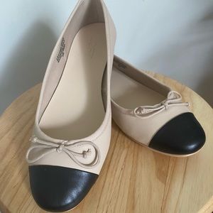 Loft captoe neutral bow ballet flats